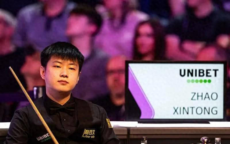 艰难地以 艰难地以