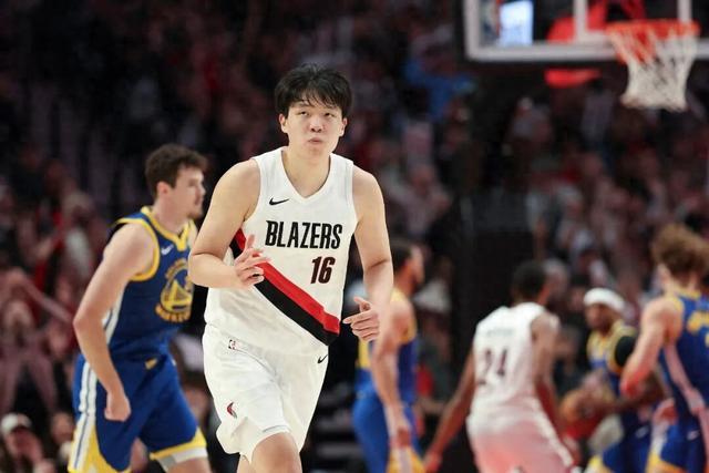 杨瀚森又创, 赛生涯新高, 守布阵